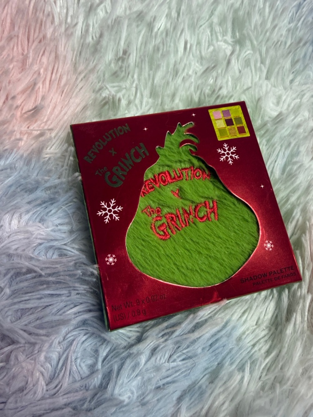 Revolution Holiday Grinch Eyeshadow Palette - Red & Green